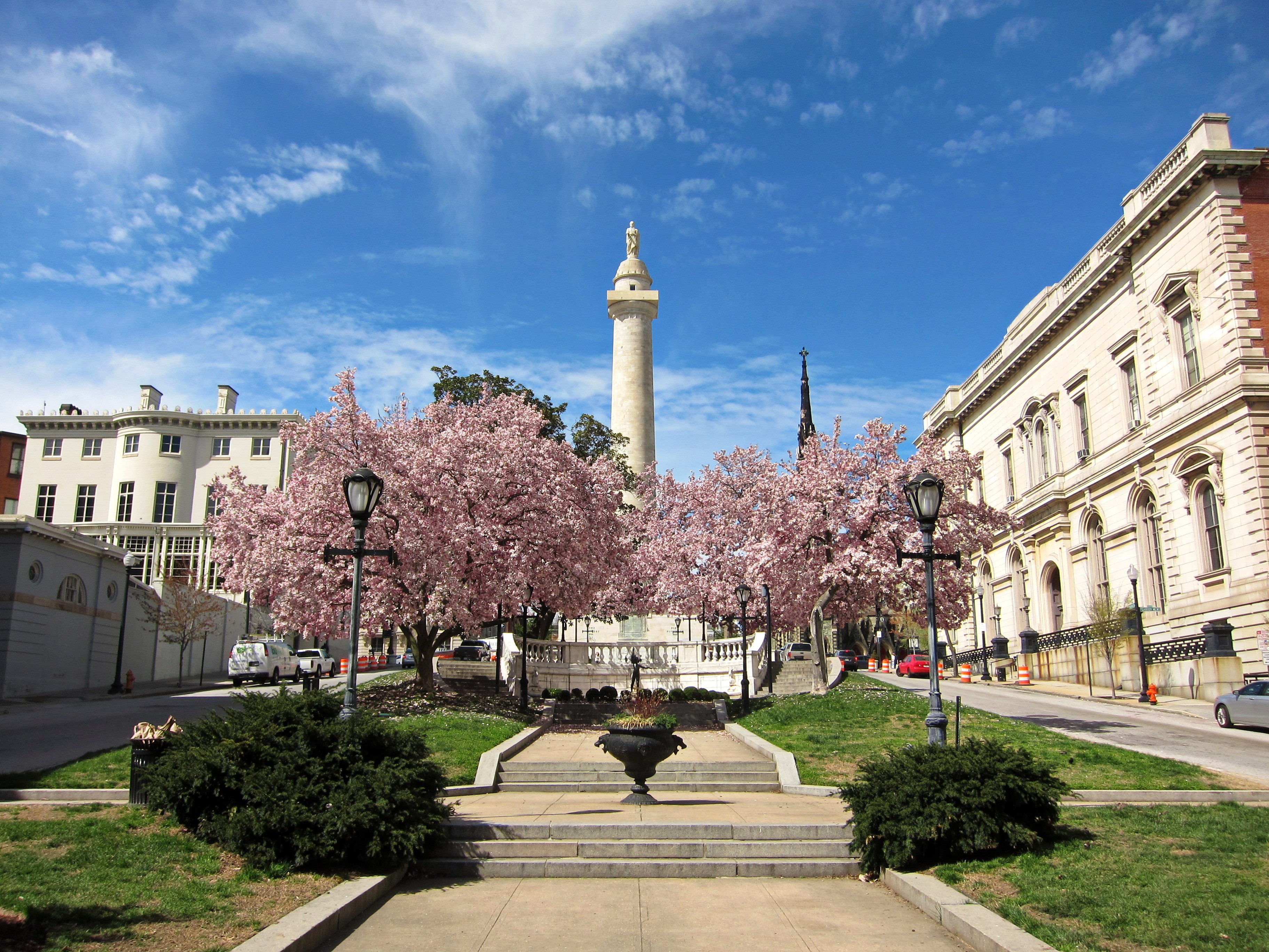 Mount_Vernon_Place_-_facing_north