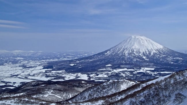 Mt-Yotei-Japan-Skiing-Fuji-of-Hokkaido
