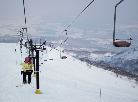 Niseko-lifts-japan-hokkaido-snow