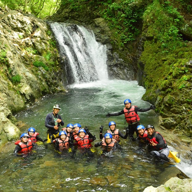 hanazono-niseko-summer-activities-canyoning-japan